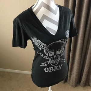 💥SALE💥 OBEY Gray Skull & Roses Top